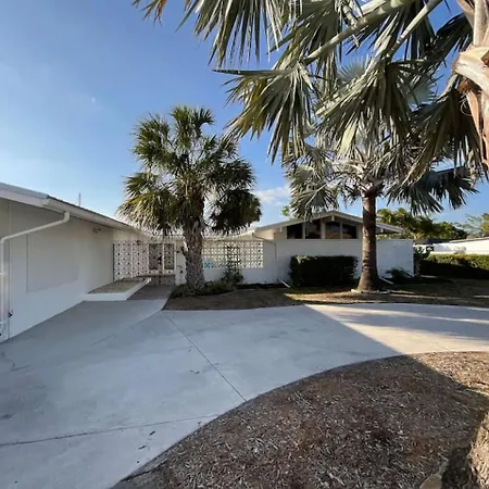 Punta Gorda Getaway - Close To The Airport And Downtown